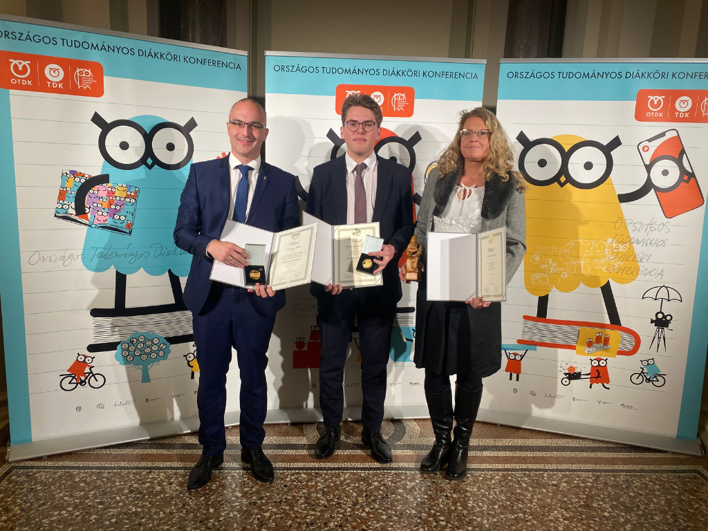 Hallgatói és oktatói siker: Pro Scientia aranyérem kitüntetésben részesült karunk doktorandusza, Karunk oktatója Mestertanár Aranyéremet kapott