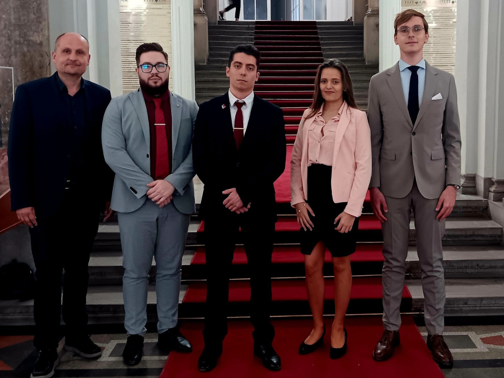 A PÁZMÁNY NYERTE A FŐVÁROSI BÜNTETŐJOGI PERBESZÉDVERSENYT
