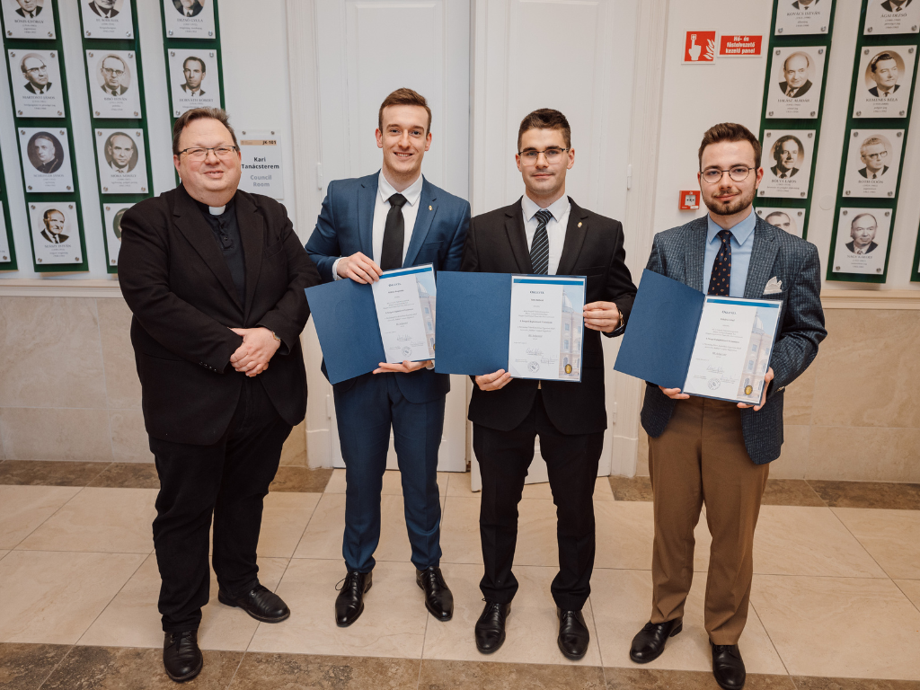 Kiemelkedő teljesítmény a szegedi jogtörténeti versenyen